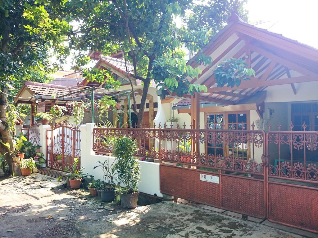 Hostel Богор Екстер'єр фото